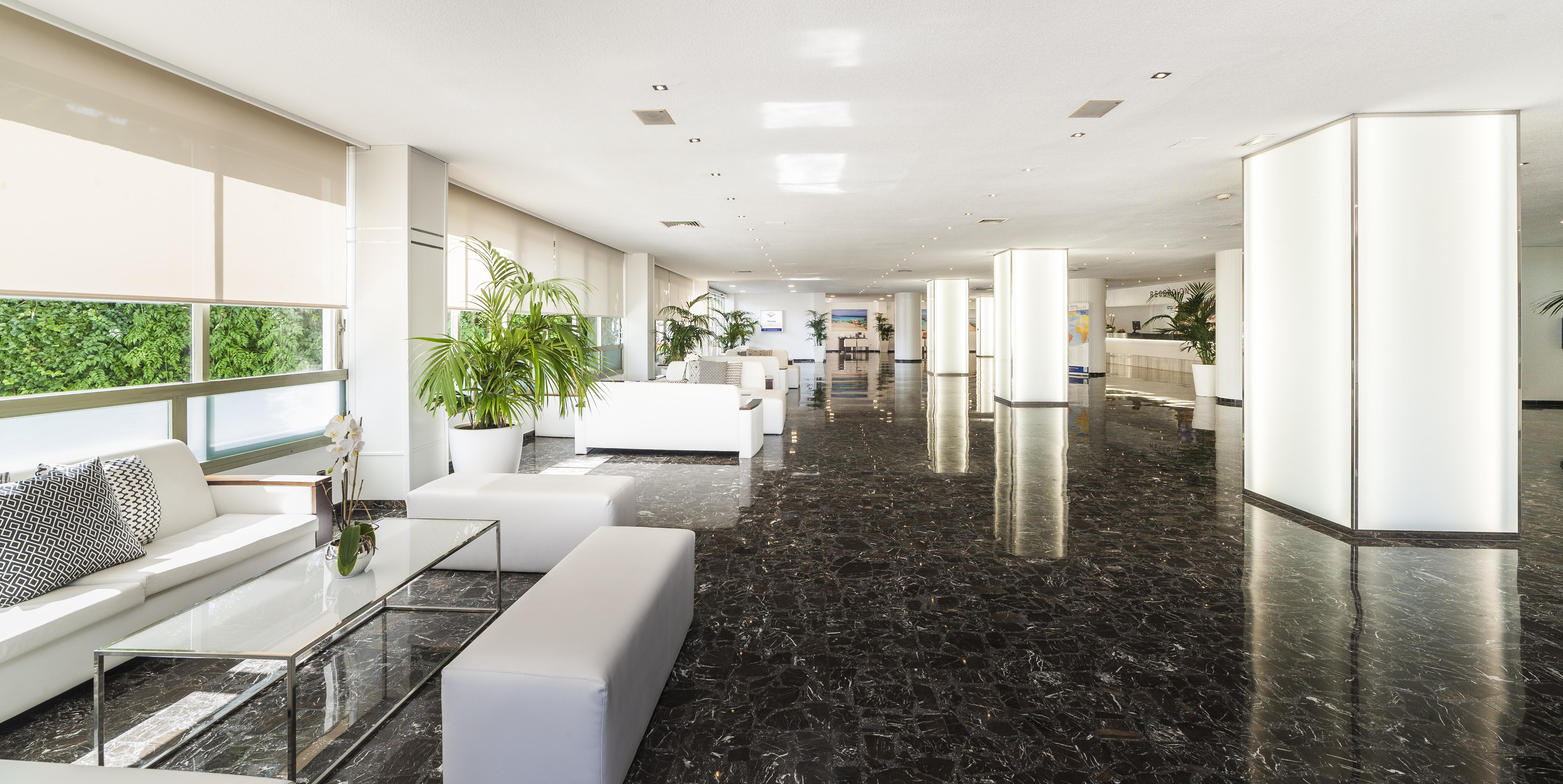 Globales Mimosa Hotel ปัลมาโนวา ภายนอก รูปภาพ